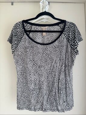 Banana Republic Black & White Dotted Scoop Neck Tee